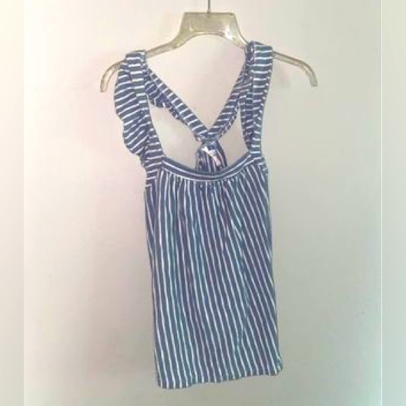 Cute ruffle sleeve women’s top. - Picture 1 of 1